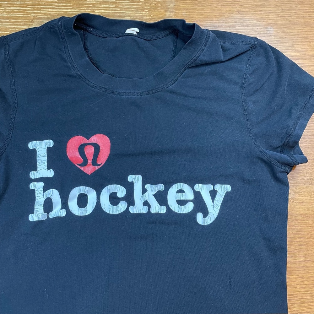 Lululemon T Shirt Women’s 6 I Love Heart Hockey Sport Activewear Athletic Summer